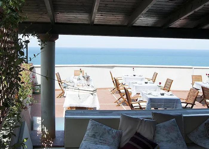 לינה וארוחת בוקר Il Barone Del Mare 4*